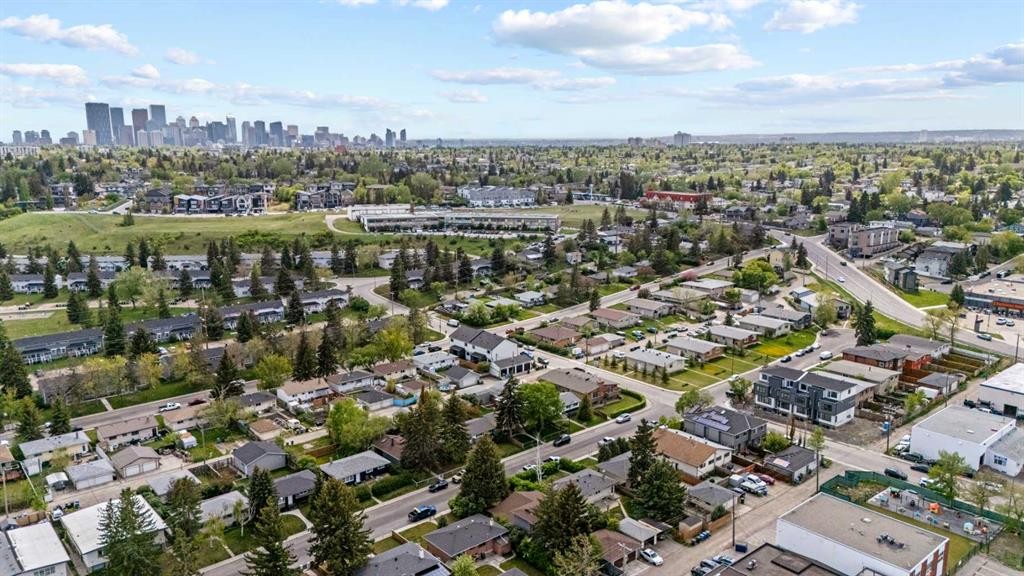 616 34 Avenue Ne, Calgary, AB - Outdoor With View