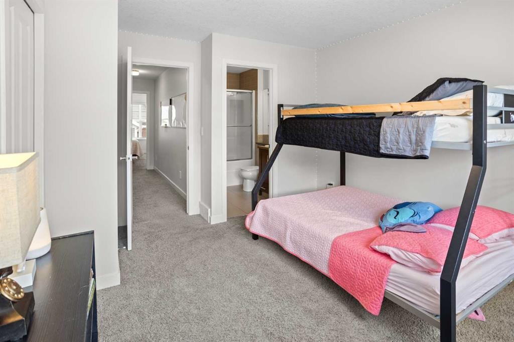 8 Sherwood Row Nw, Calgary, AB - Indoor Photo Showing Bedroom