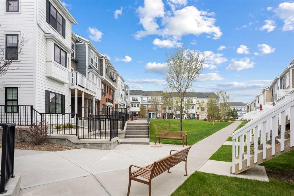 8 Sherwood Row Nw, Calgary, AB - Outdoor
