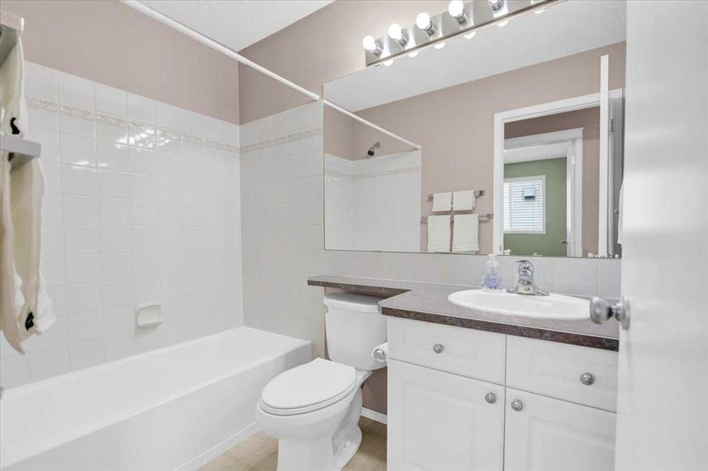 231 Tuscany Drive Nw, Calgary, AB - Indoor Photo Showing Bathroom