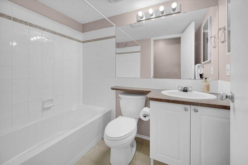 231 Tuscany Drive Nw, Calgary, AB - Indoor Photo Showing Bathroom