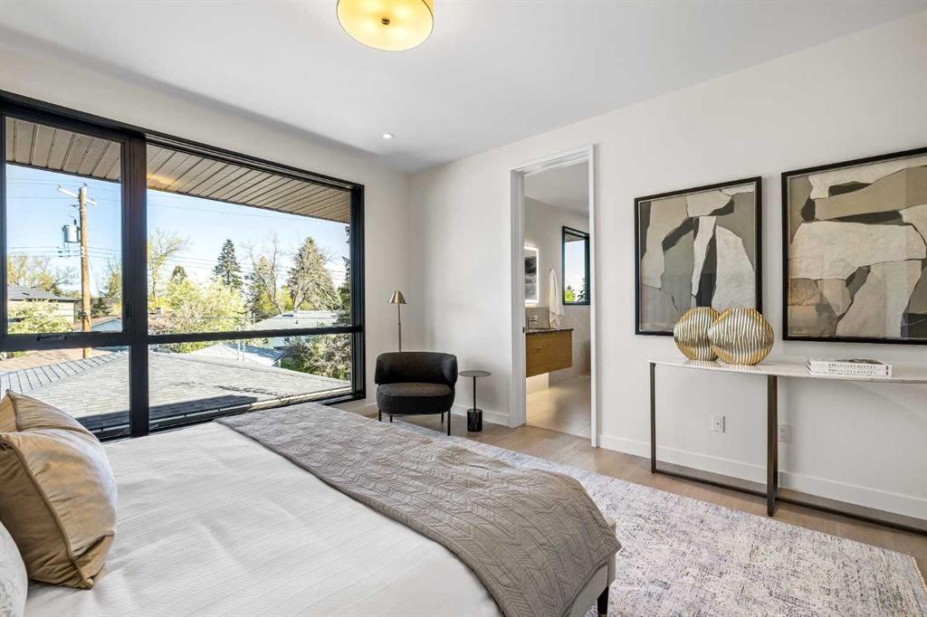 3B Willow Crescent Sw, Calgary, AB - Indoor Photo Showing Bedroom