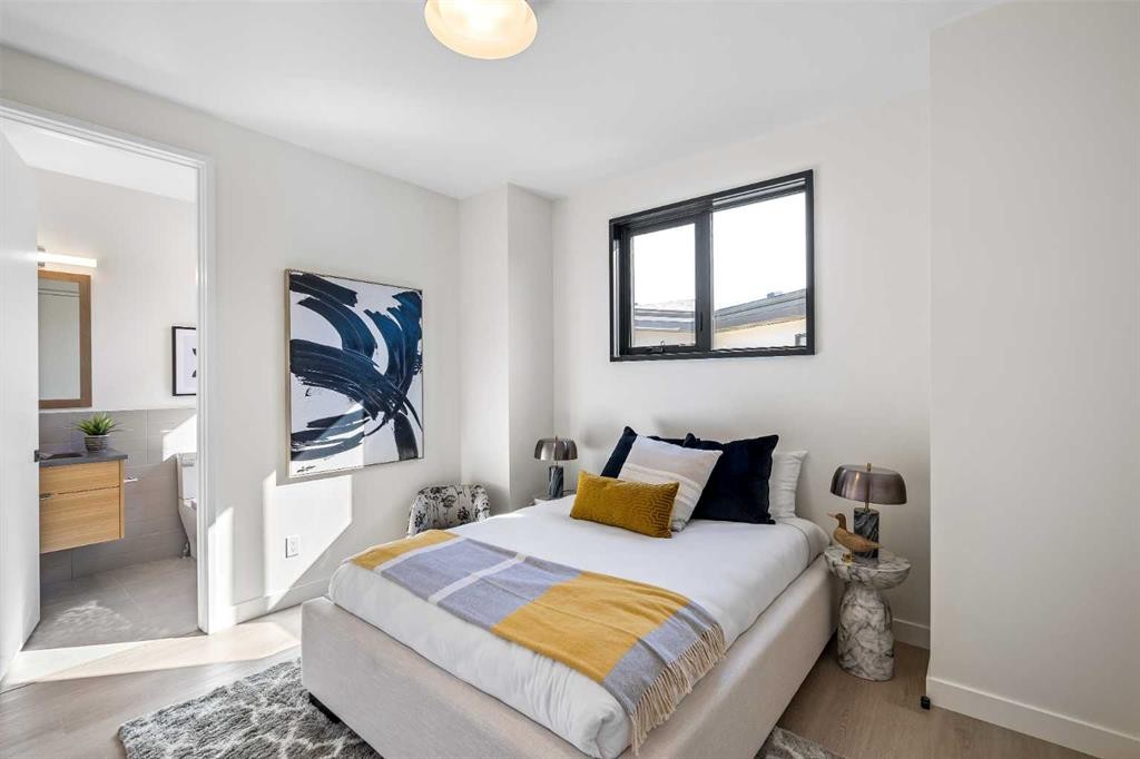 3B Willow Crescent Sw, Calgary, AB - Indoor Photo Showing Bedroom