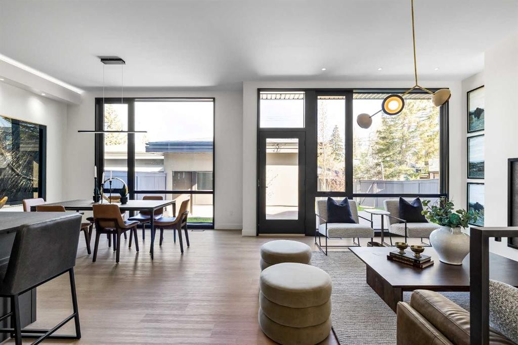 3B Willow Crescent Sw, Calgary, AB - Indoor