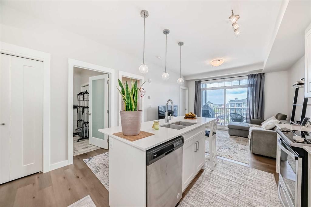 415-300 Auburn Meadows Common Se, Calgary, AB - Indoor Photo Showing Kitchen With Double Sink