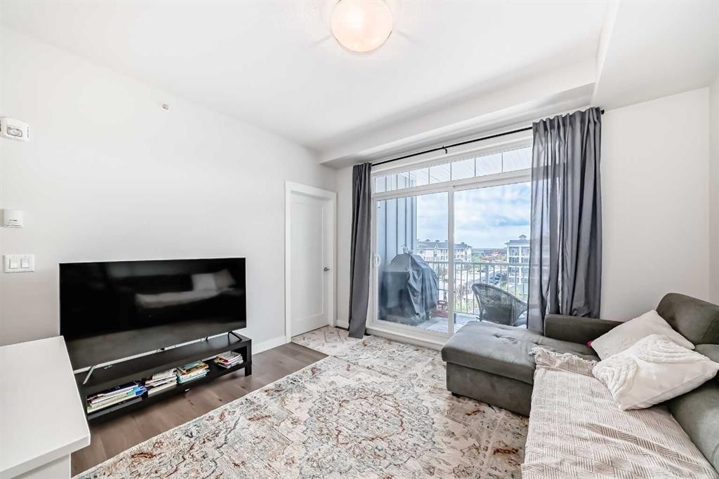 415-300 Auburn Meadows Common Se, Calgary, AB - Indoor Photo Showing Living Room