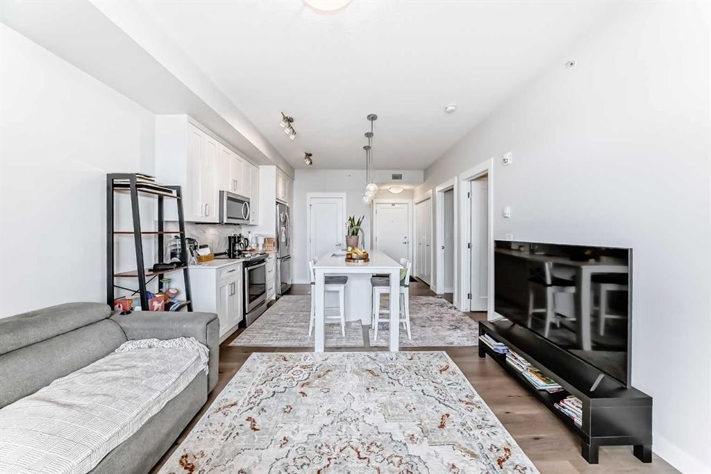 415-300 Auburn Meadows Common Se, Calgary, AB - Indoor Photo Showing Living Room