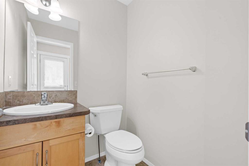 104 Copperstone Terrace Se, Calgary, AB - Indoor Photo Showing Bathroom