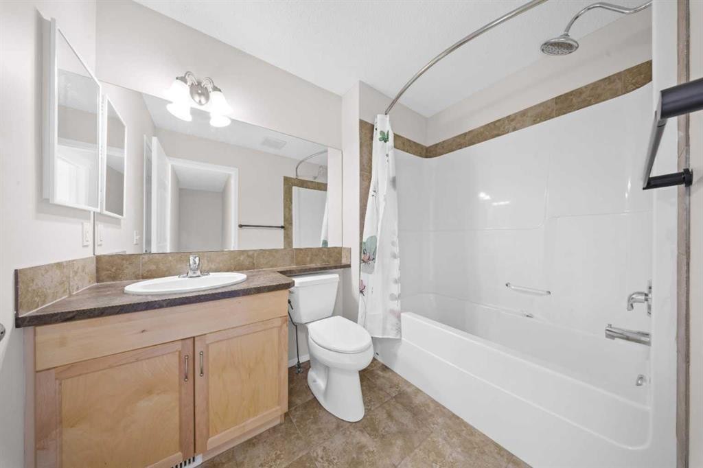 104 Copperstone Terrace Se, Calgary, AB - Indoor Photo Showing Bathroom