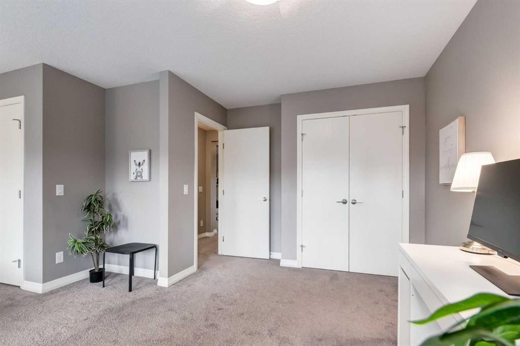 33 Evansglen Drive Nw, Calgary, AB - Indoor