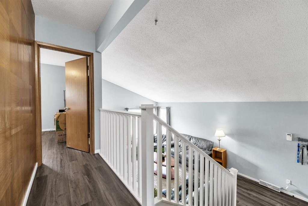 3156 Blakiston Drive Nw, Calgary, AB - Indoor Photo Showing Other Room