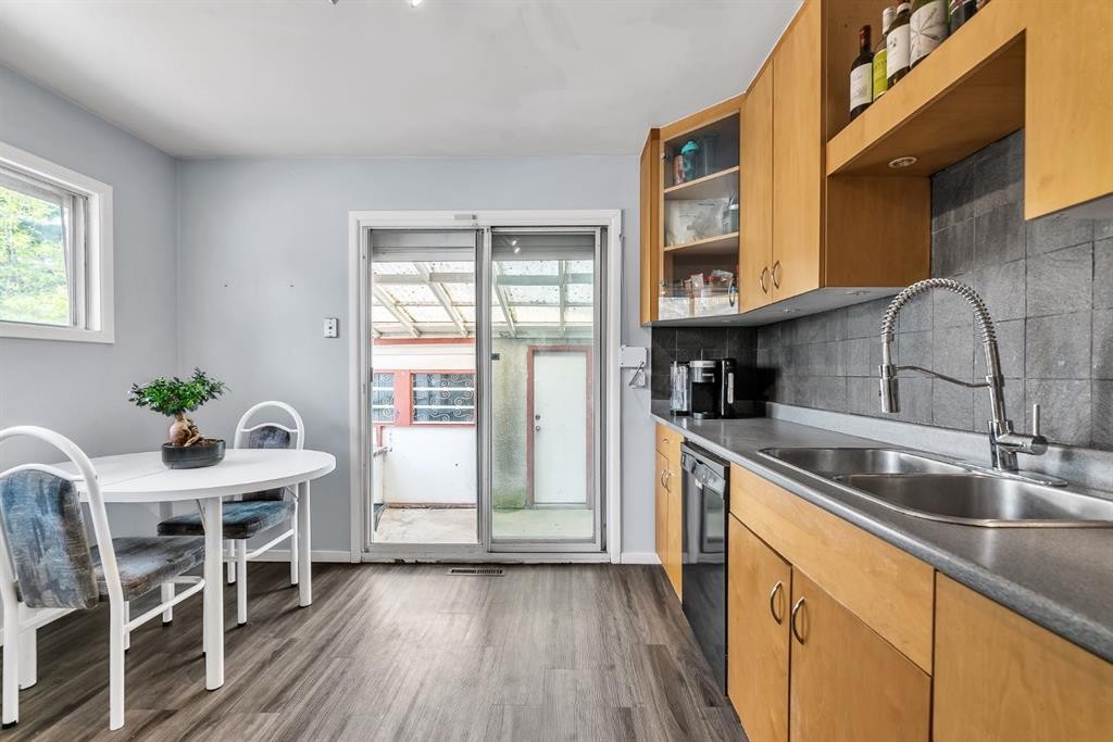 3156 Blakiston Drive Nw, Calgary, AB - Indoor