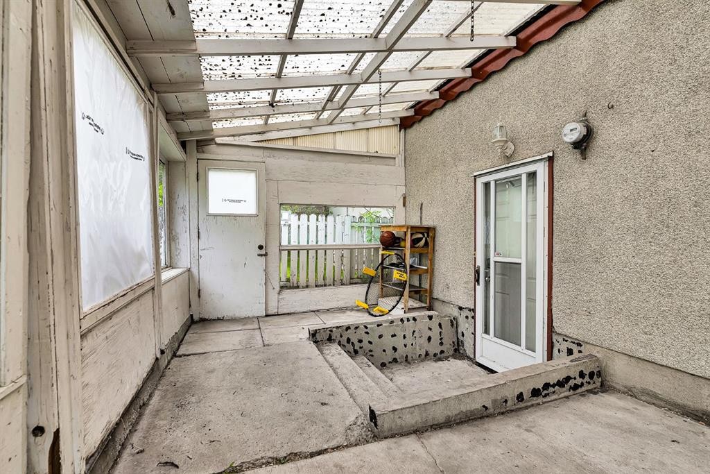 3156 Blakiston Drive Nw, Calgary, AB - Outdoor With Exterior