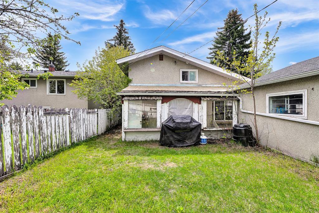 3156 Blakiston Drive Nw, Calgary, AB - Outdoor