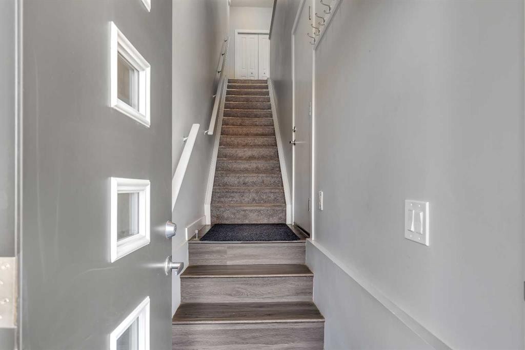 154 Seton Passage Se, Calgary, AB - Indoor Photo Showing Other Room