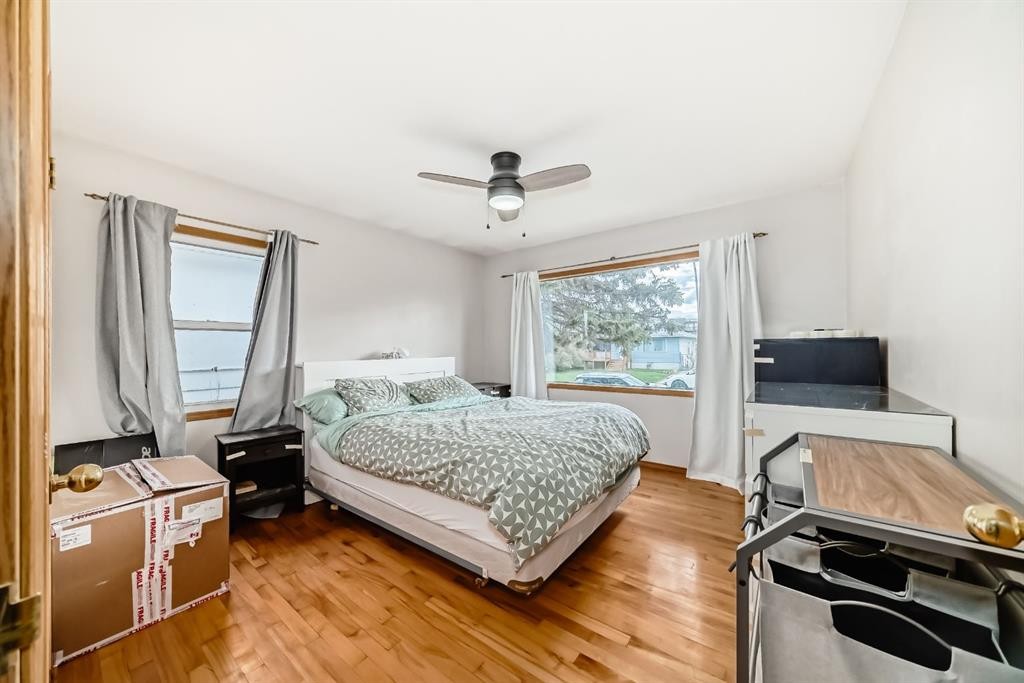 3919 Centre B Street Nw, Calgary, AB - Indoor Photo Showing Bedroom