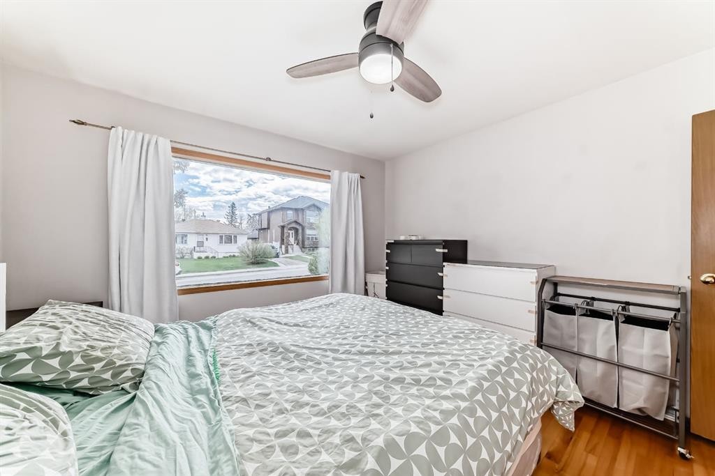 3919 Centre B Street Nw, Calgary, AB - Indoor Photo Showing Bedroom