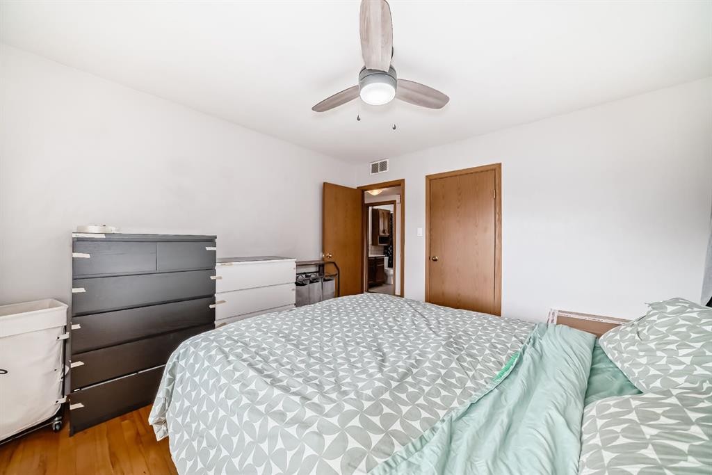 3919 Centre B Street Nw, Calgary, AB - Indoor Photo Showing Bedroom
