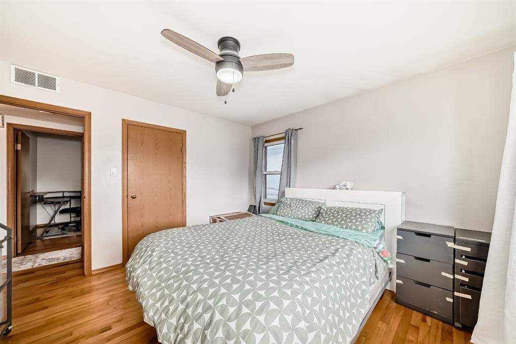 3919 Centre B Street Nw, Calgary, AB - Indoor Photo Showing Bedroom