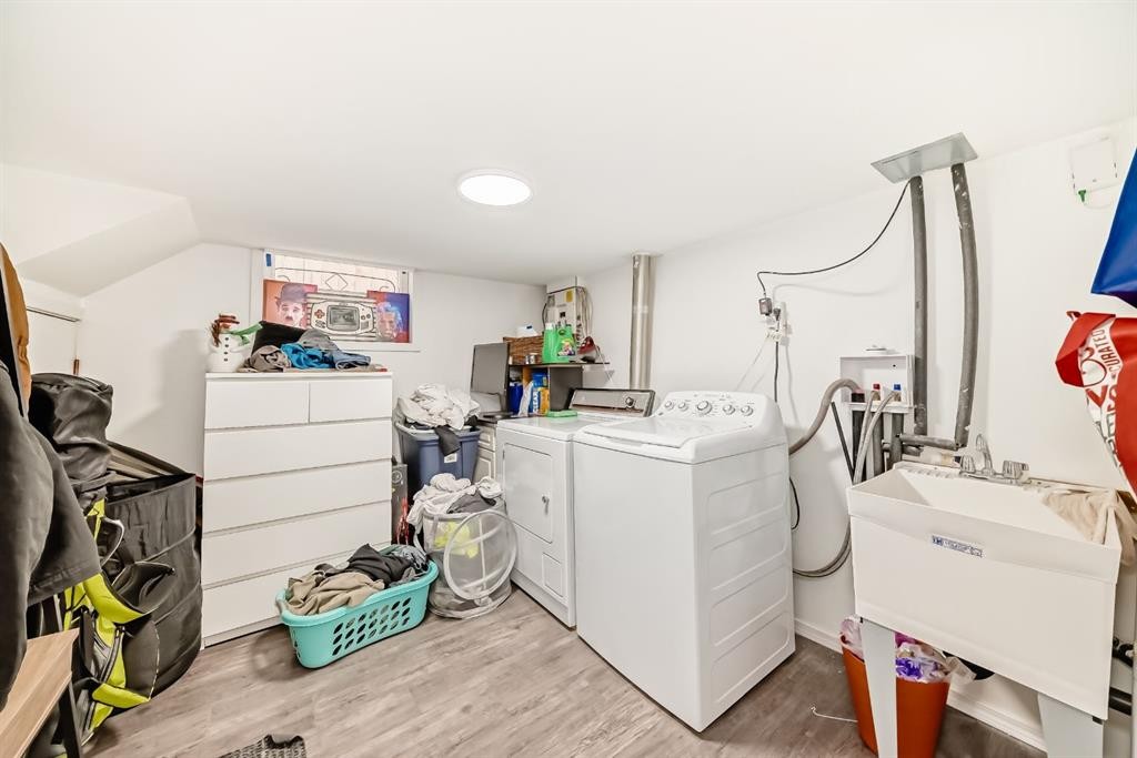 3919 Centre B Street Nw, Calgary, AB - Indoor Photo Showing Laundry Room