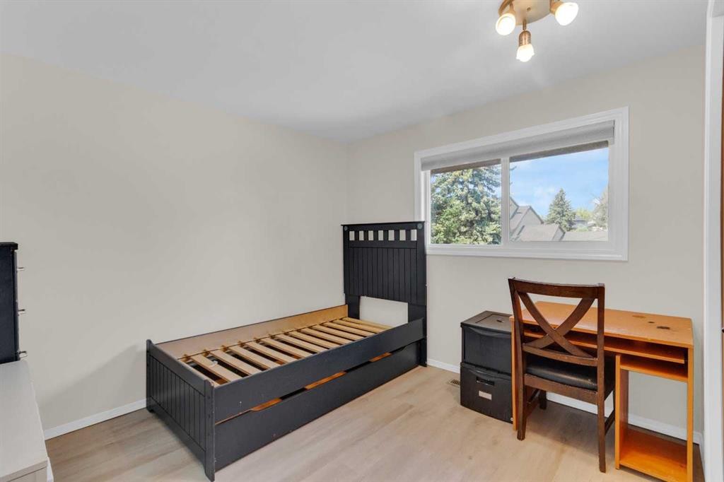 403 Cannington Close Sw, Calgary, AB - Indoor Photo Showing Bedroom
