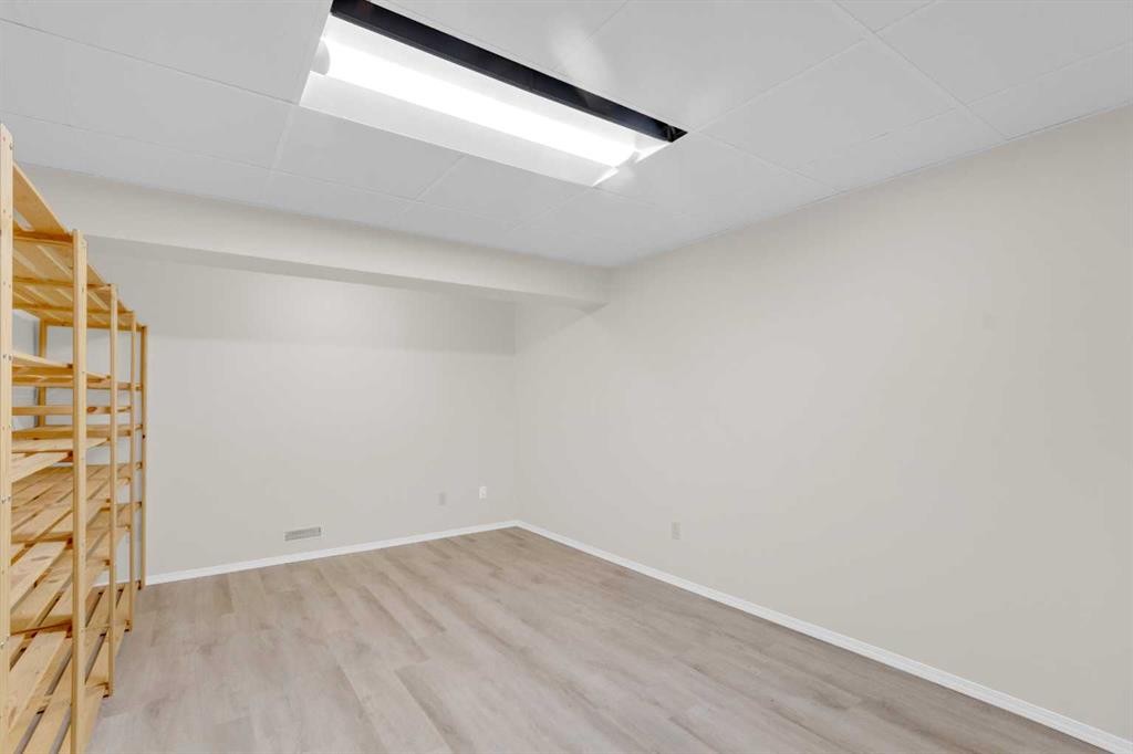 403 Cannington Close Sw, Calgary, AB - Indoor Photo Showing Other Room
