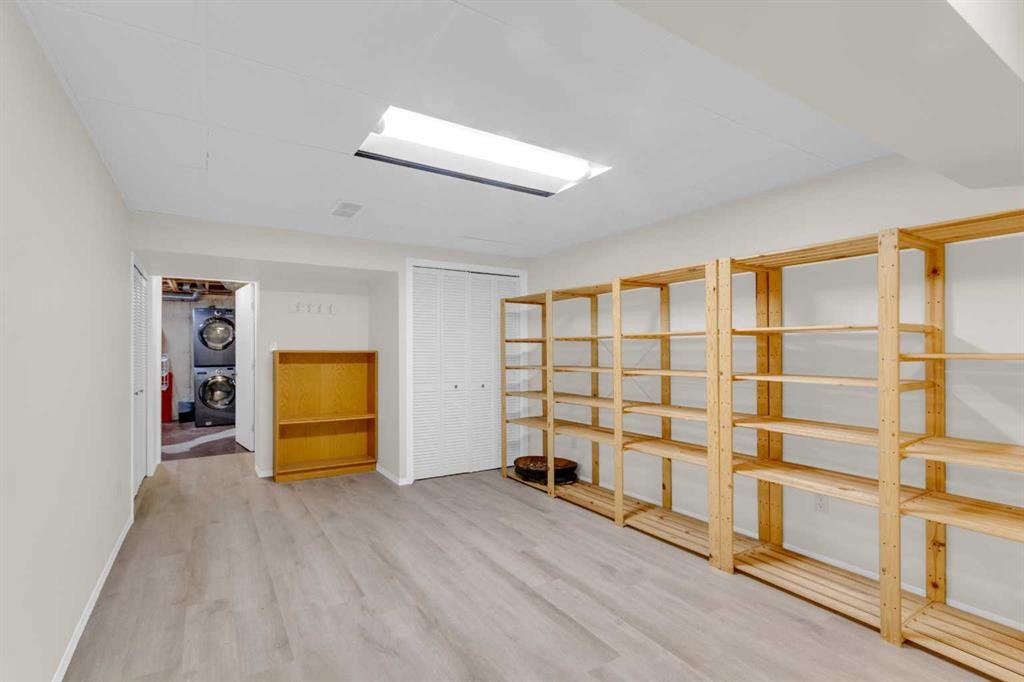 403 Cannington Close Sw, Calgary, AB - Indoor Photo Showing Other Room