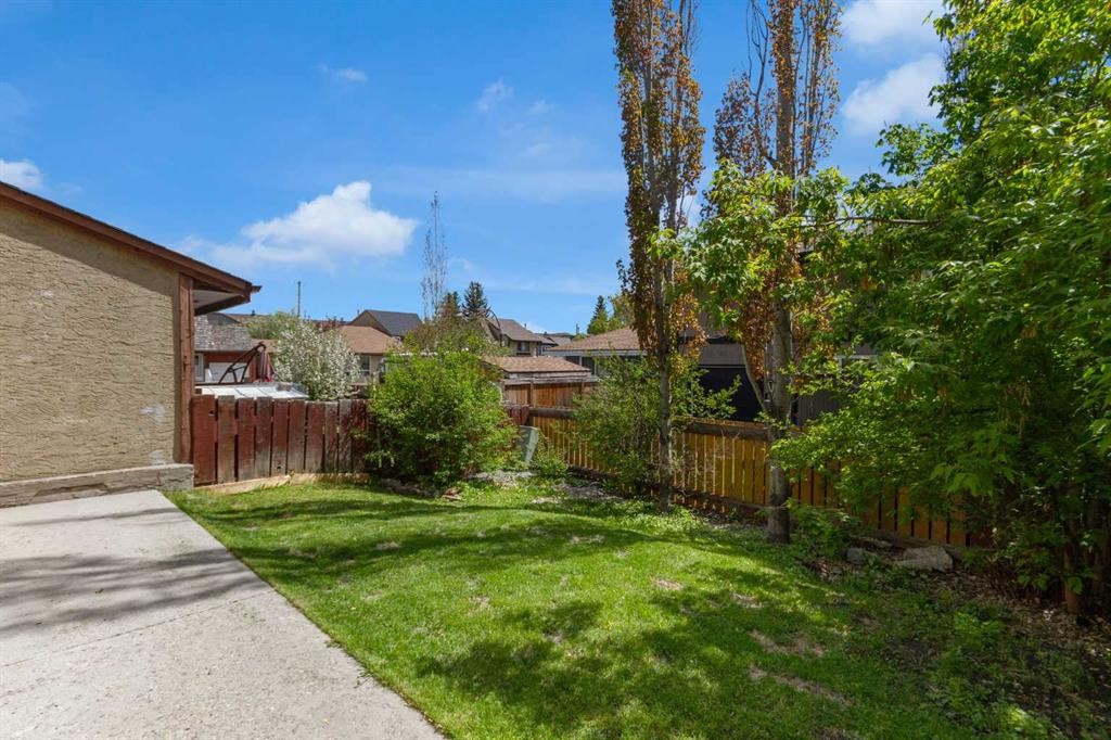 403 Cannington Close Sw, Calgary, AB - Outdoor