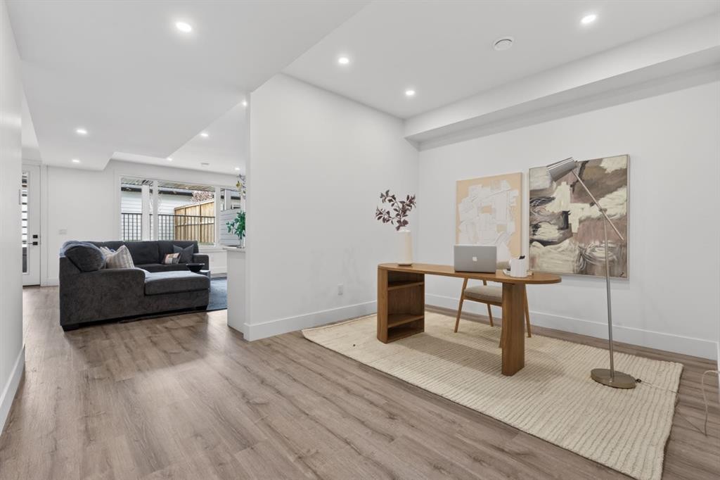 2506 20 Street Sw, Calgary, AB - Indoor