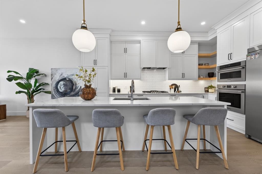 2506 20 Street Sw, Calgary, AB - Indoor Photo Showing Kitchen With Stainless Steel Kitchen With Upgraded Kitchen