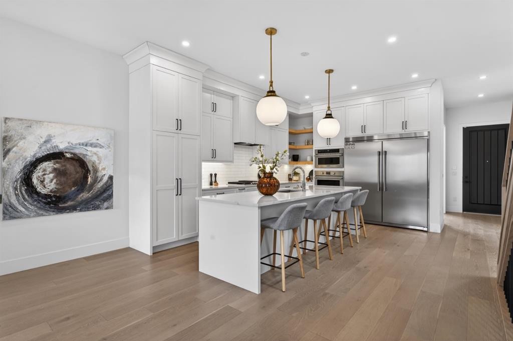 2506 20 Street Sw, Calgary, AB - Indoor Photo Showing Kitchen With Stainless Steel Kitchen With Upgraded Kitchen