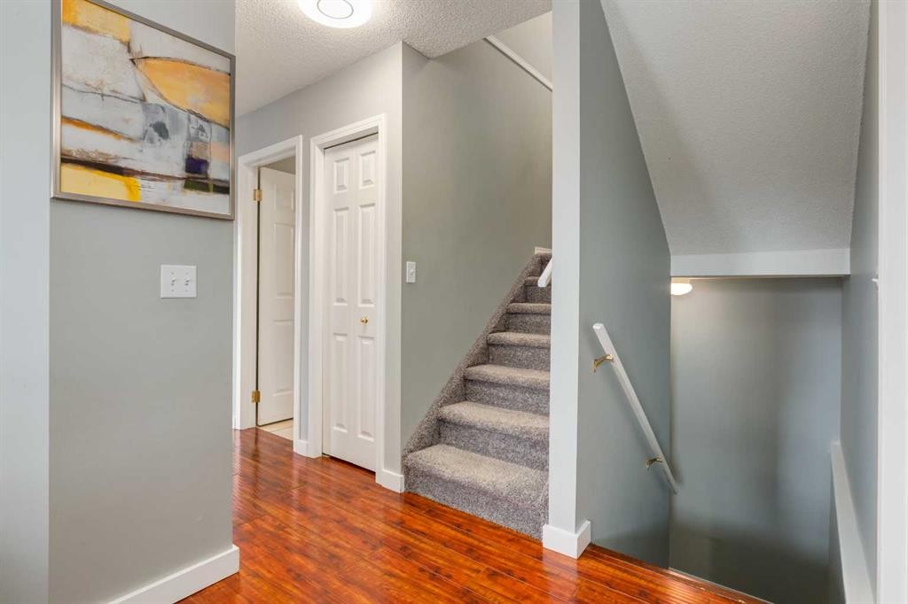 126 Harvest Gold Place Ne, Calgary, AB - Indoor Photo Showing Other Room