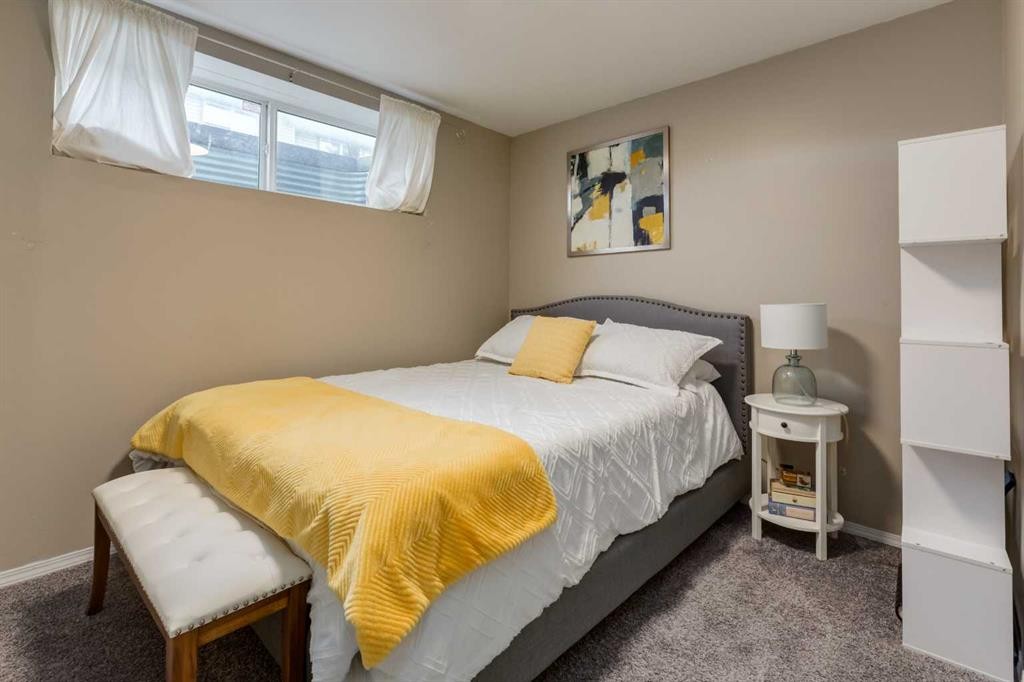 126 Harvest Gold Place Ne, Calgary, AB - Indoor Photo Showing Bedroom
