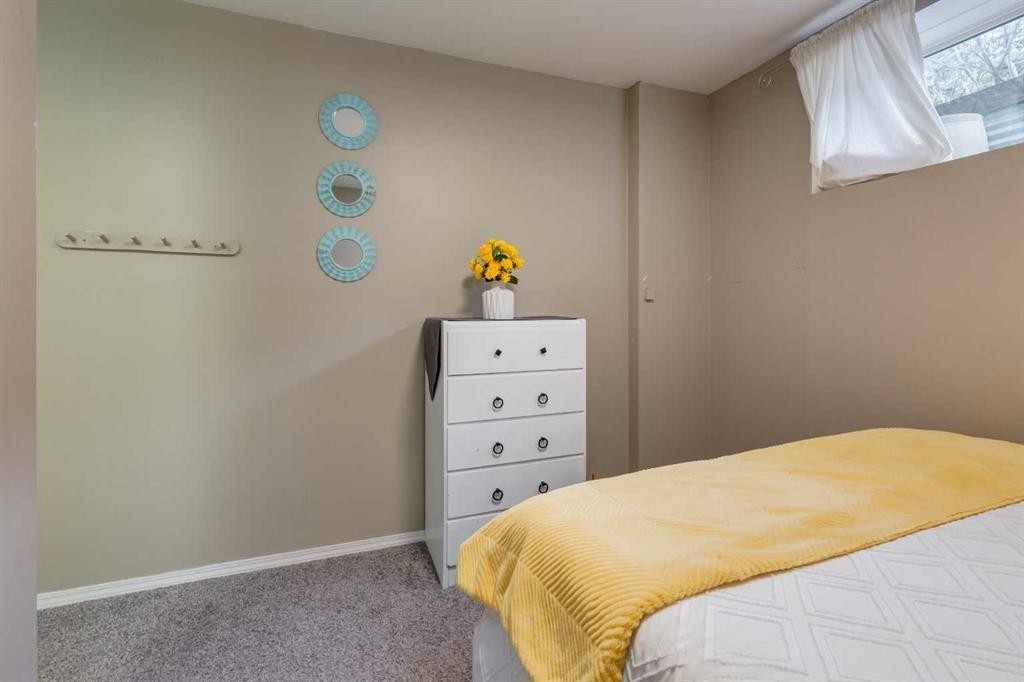 126 Harvest Gold Place Ne, Calgary, AB - Indoor Photo Showing Bedroom