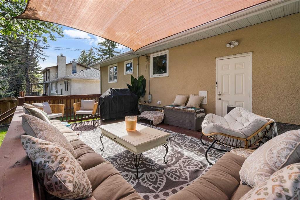 304 Blackthorn Road Nw, Calgary, AB - Outdoor With Deck Patio Veranda With Exterior