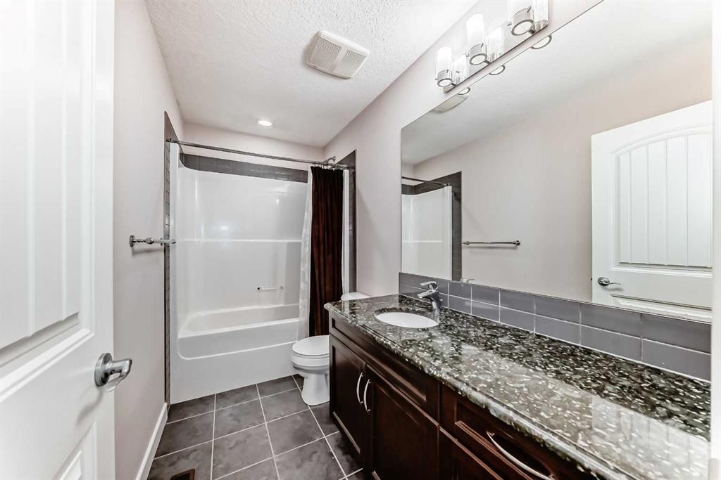 101 Redstone Drive Ne, Calgary, AB - Indoor Photo Showing Bathroom