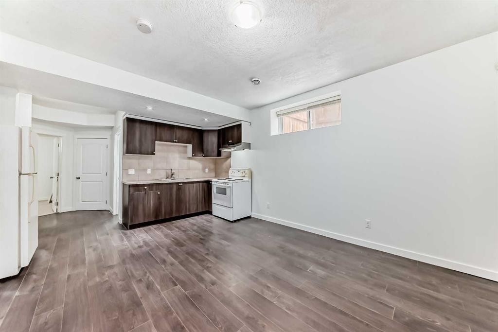 101 Redstone Drive Ne, Calgary, AB - Indoor Photo Showing Kitchen