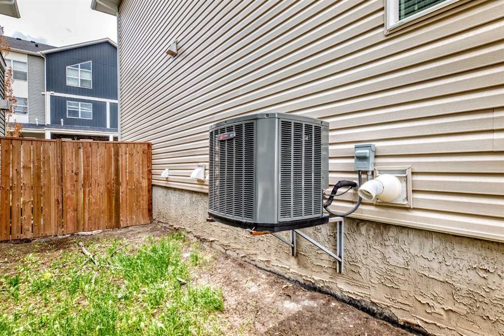 101 Redstone Drive Ne, Calgary, AB - Outdoor