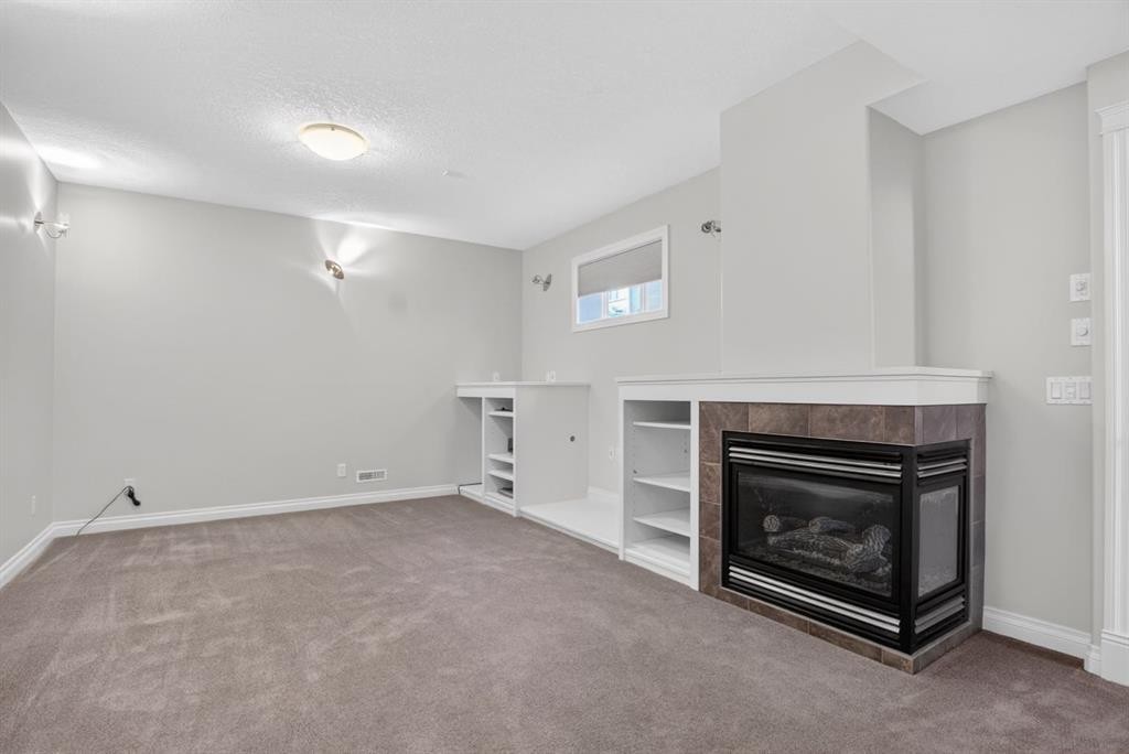 14 Discovery Woods Villas Sw, Calgary, AB
