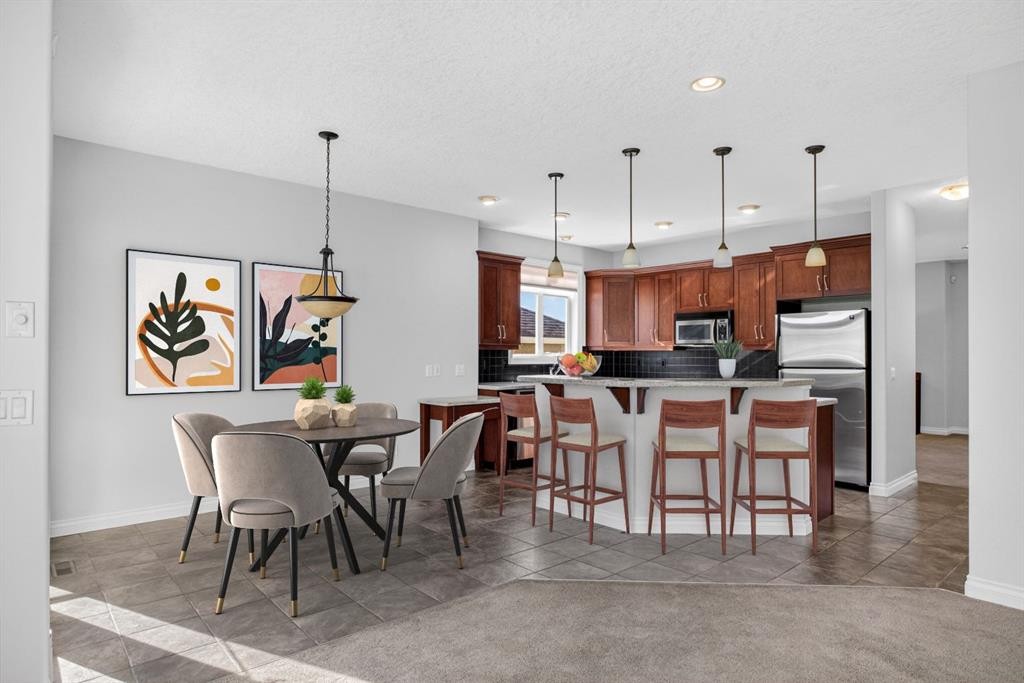 14 Discovery Woods Villas Sw, Calgary, AB