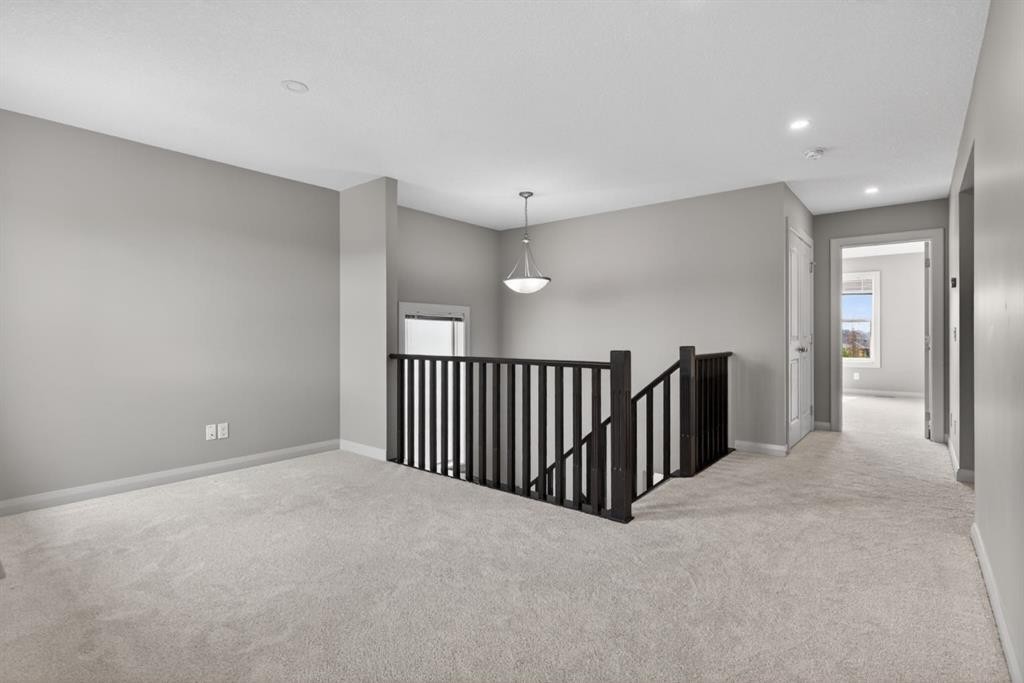 94 Evansdale Common Nw, Calgary, AB - Indoor Photo Showing Other Room