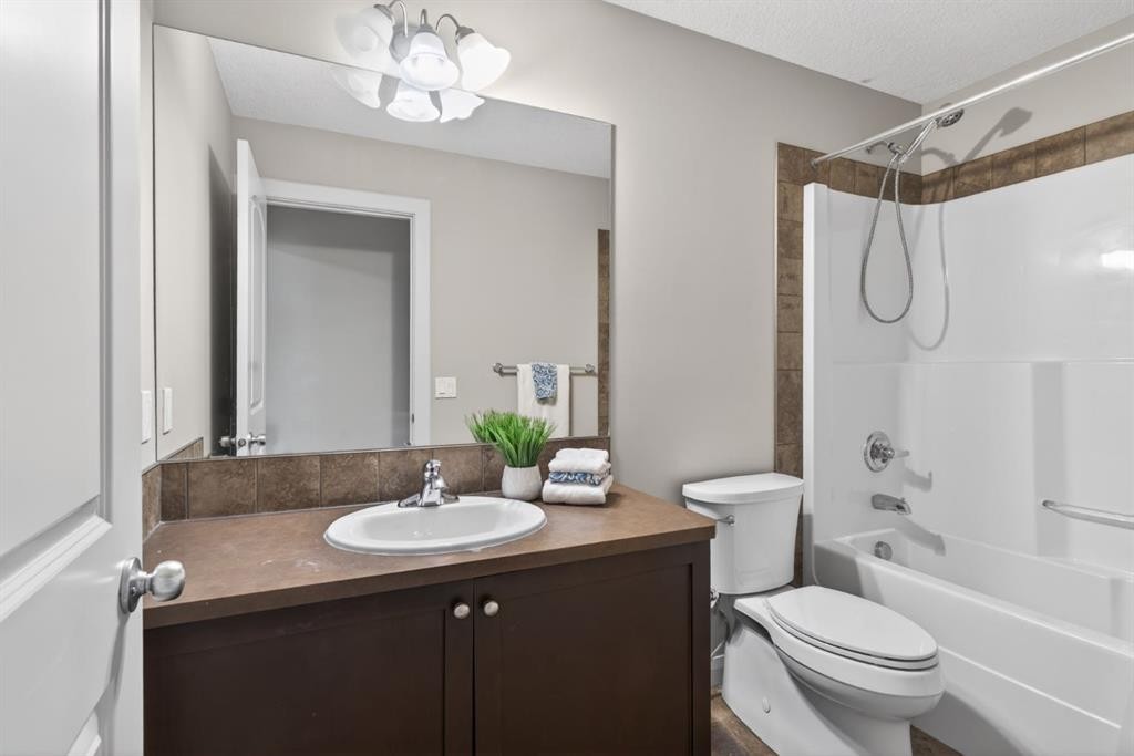 94 Evansdale Common Nw, Calgary, AB - Indoor Photo Showing Bathroom