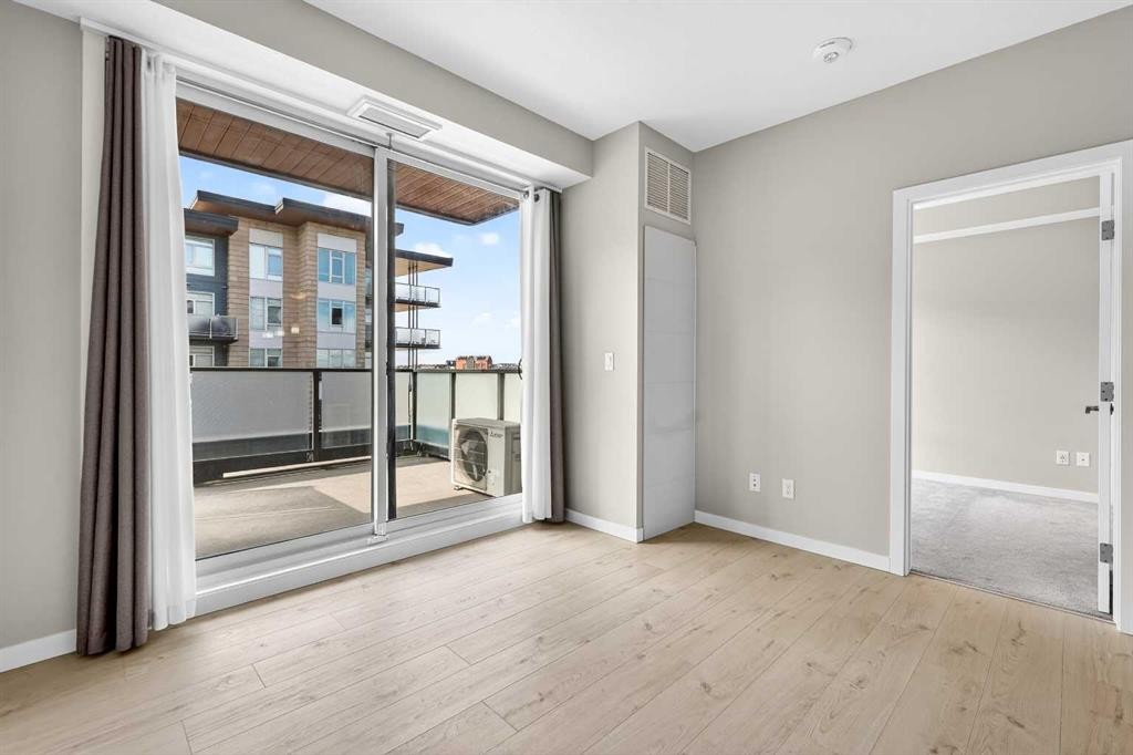 403-122 Mahogany Centre Se, Calgary, AB - Indoor Photo Showing Other Room