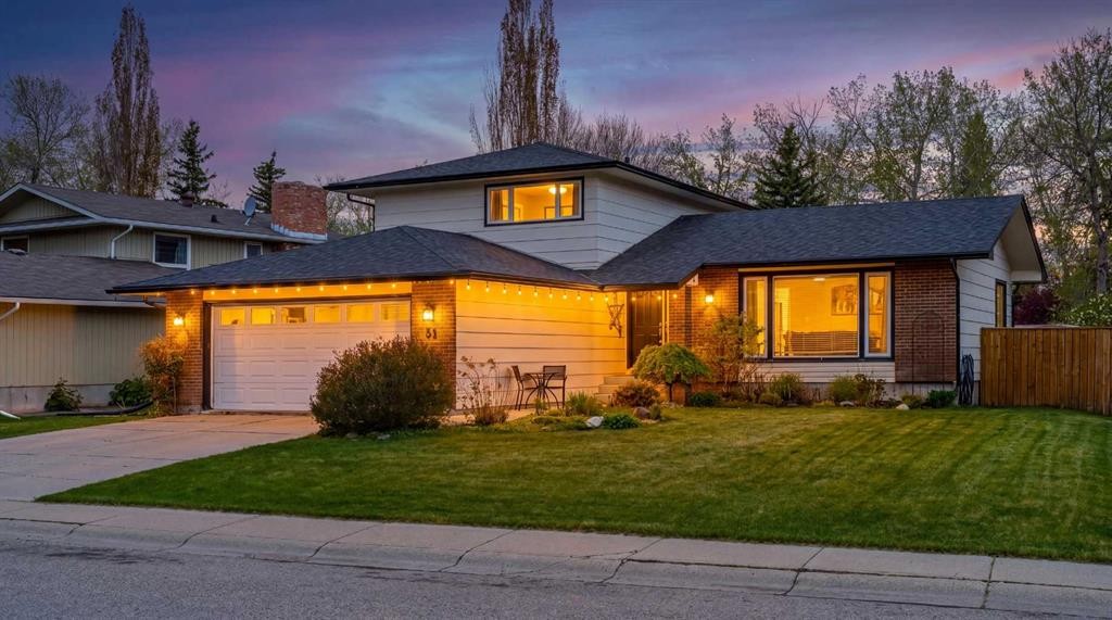 51 Midvalley Crescent Se, Calgary, AB - Outdoor