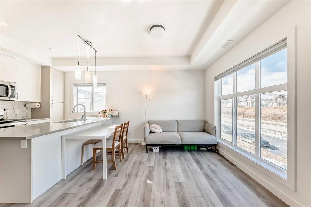 123 Spring Creek Common Sw, Calgary, AB - Indoor Photo Showing Other Room