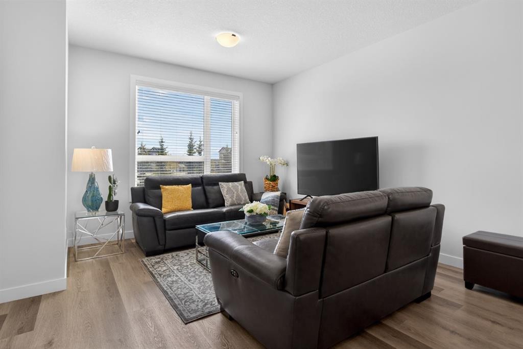 86 Evanscrest Manor Nw, Calgary, AB - Indoor Photo Showing Living Room