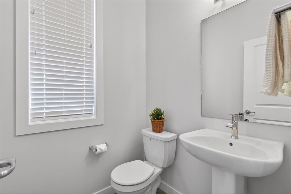 86 Evanscrest Manor Nw, Calgary, AB - Indoor Photo Showing Bathroom