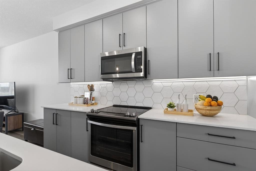86 Evanscrest Manor Nw, Calgary, AB - Indoor Photo Showing Kitchen With Upgraded Kitchen