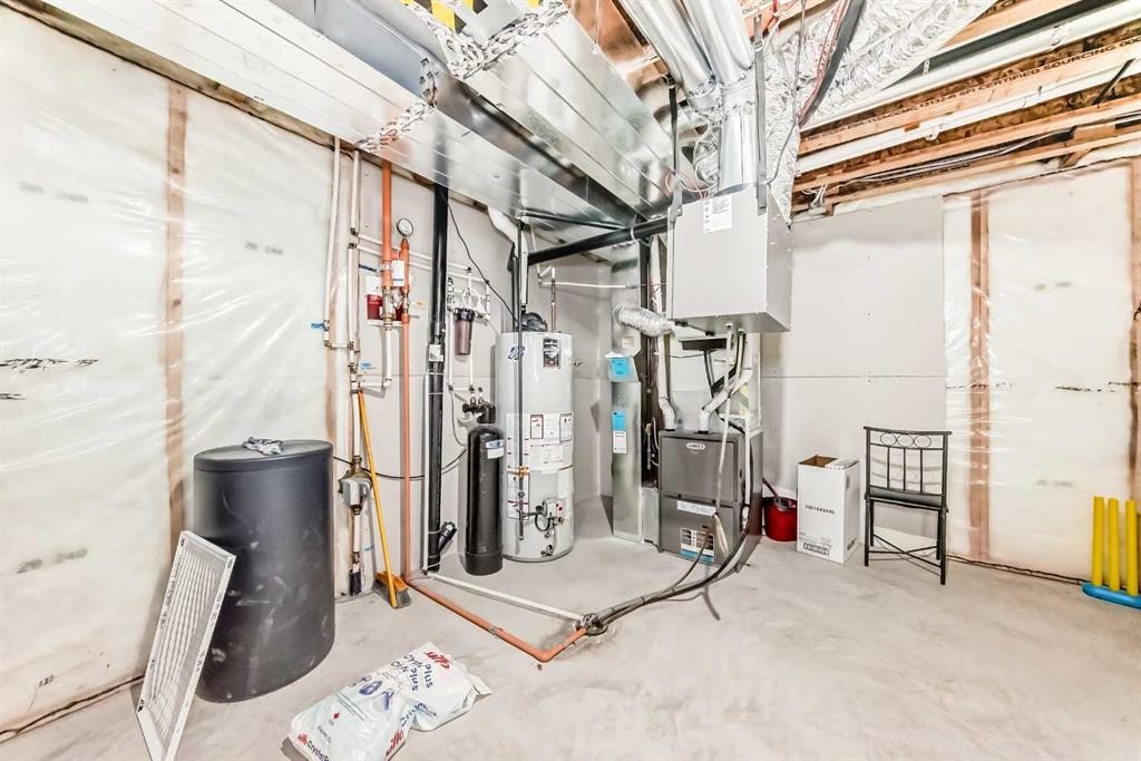 140 Howse Avenue Ne, Calgary, AB - Indoor Photo Showing Basement