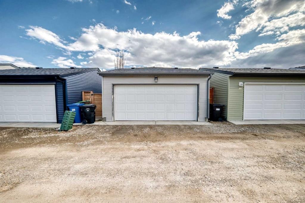 140 Howse Avenue Ne, Calgary, AB - Outdoor